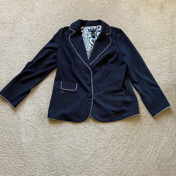 Lane Bryant Jackets & Blazers - UGC LANE BRYANT 3/4 SLEEVE 3 BUTTON DOWN BLAZER